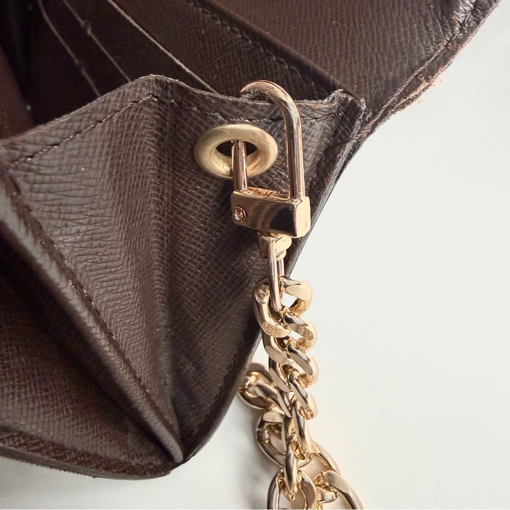 Sale! Louis Vuitton Damier Ebene Sarah wallet with strap - Picture 11 of 15